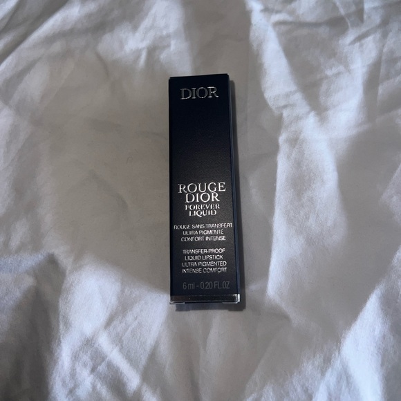 Rouge Dior Forever Liquid Sequin Lipstick 999 - Picture 4 of 4